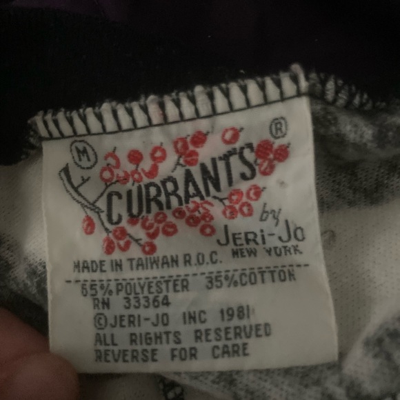 Vintage V neck black and white striped top - Picture 4 of 6